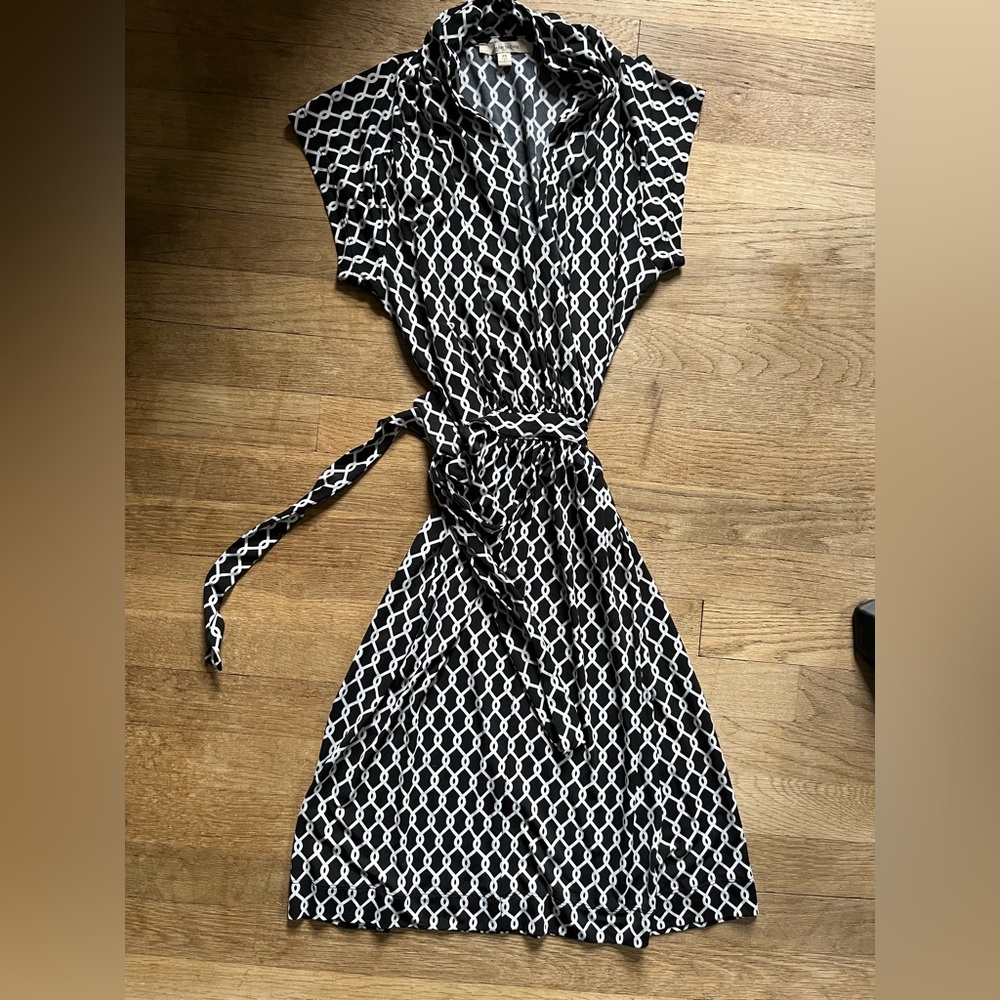 41 Hawthorn Black and White Midi Dress